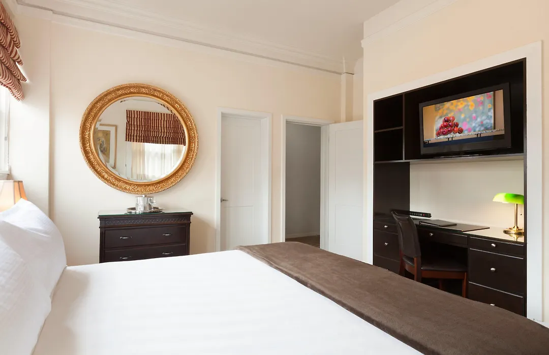 Executive Hotel Vintage Court-1